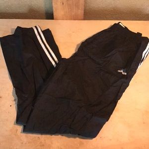 Adidas medium windbreaker pants with snaps on side